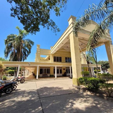 Hotel Portico Norte Tartagal Eksteriør billede